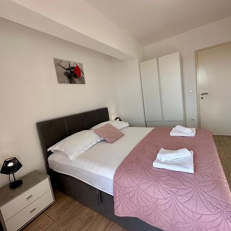 Apartmani Josipa Baška Voda エクステリア 写真