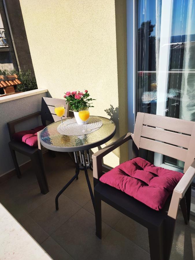 Apartmani Josipa Baška Voda エクステリア 写真