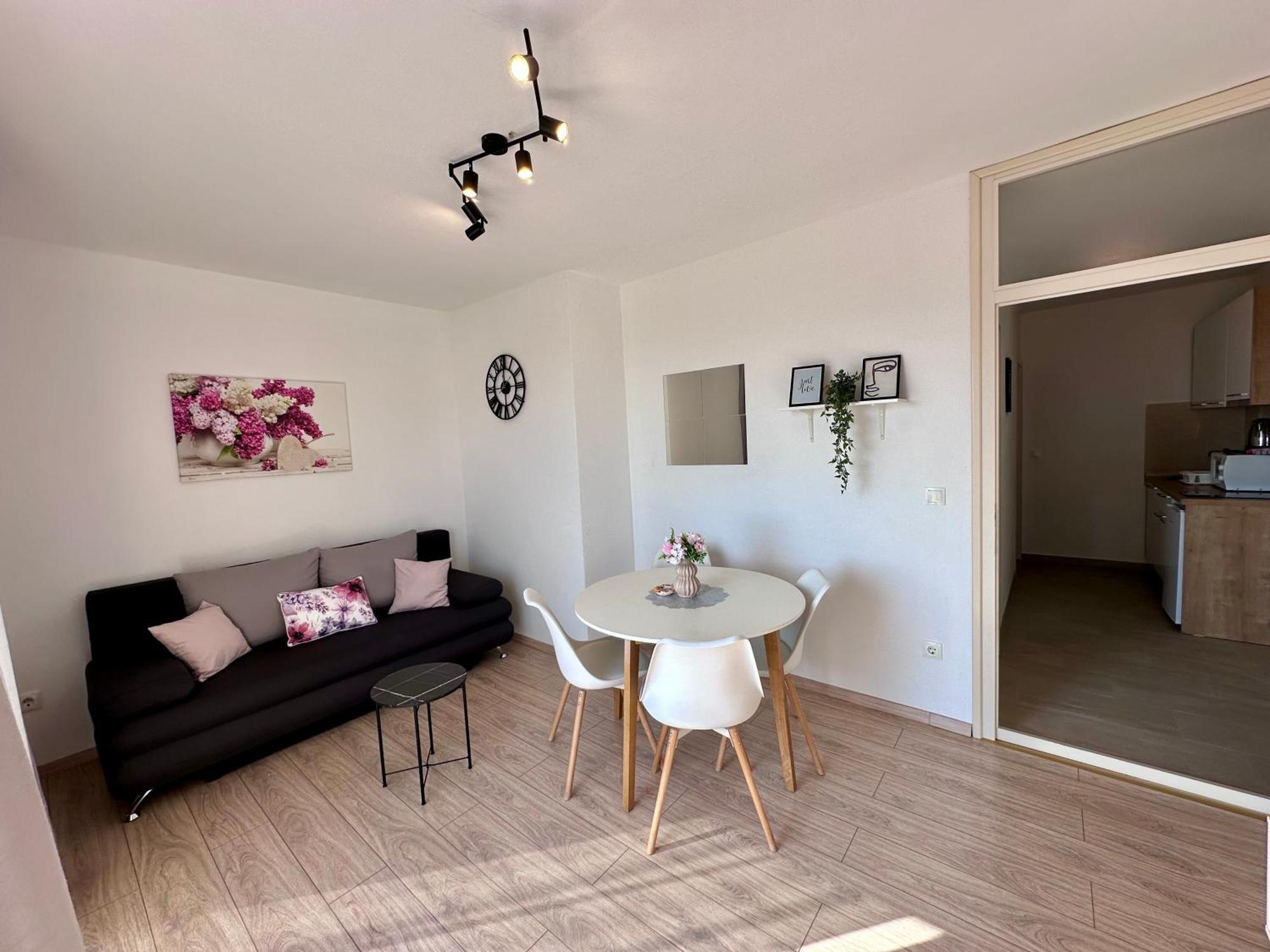 Apartmani Josipa Baška Voda エクステリア 写真